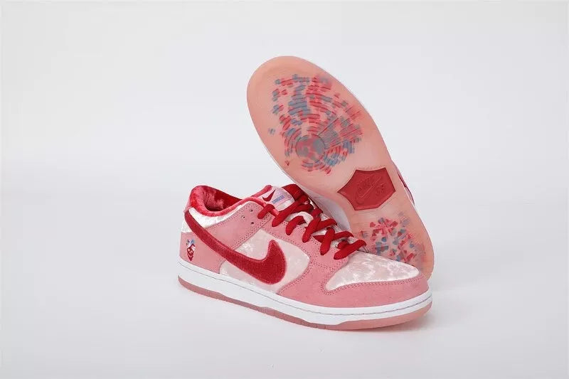 STRANGELOVE X NIKE SB DUNK LOW ‘VALENTINE’S DAY’